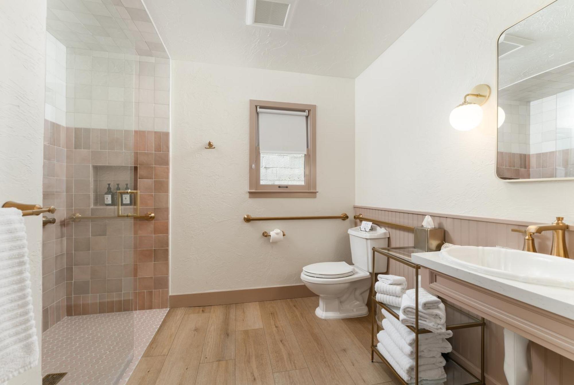 Petit Soleil - Bed, Breakfast And Bar Bed & Breakfast San Luis Obispo Exterior photo